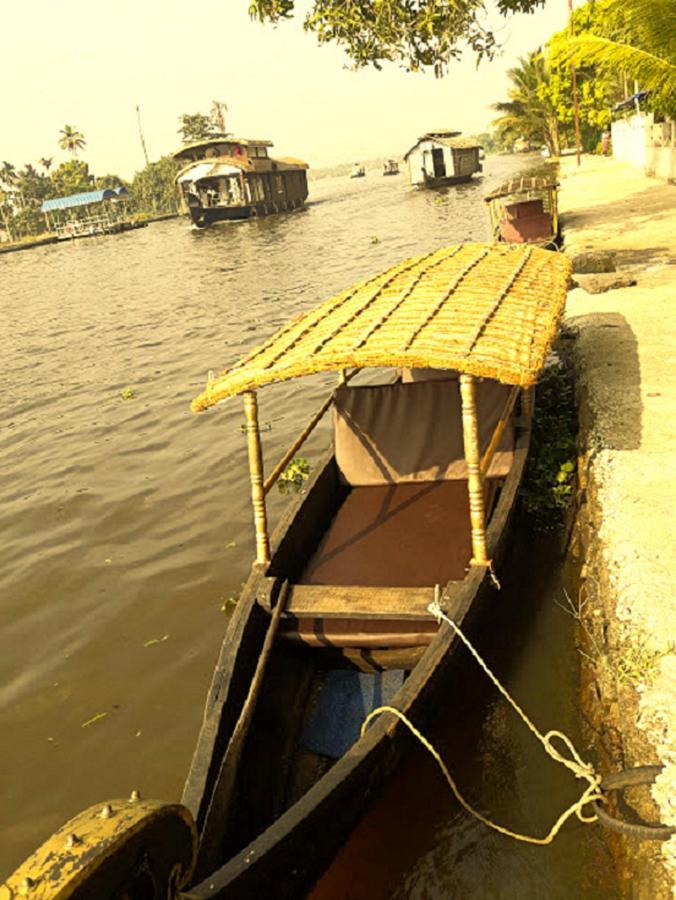 Bed and Breakfast Aham Yoga Nest à Alappuzha Extérieur photo